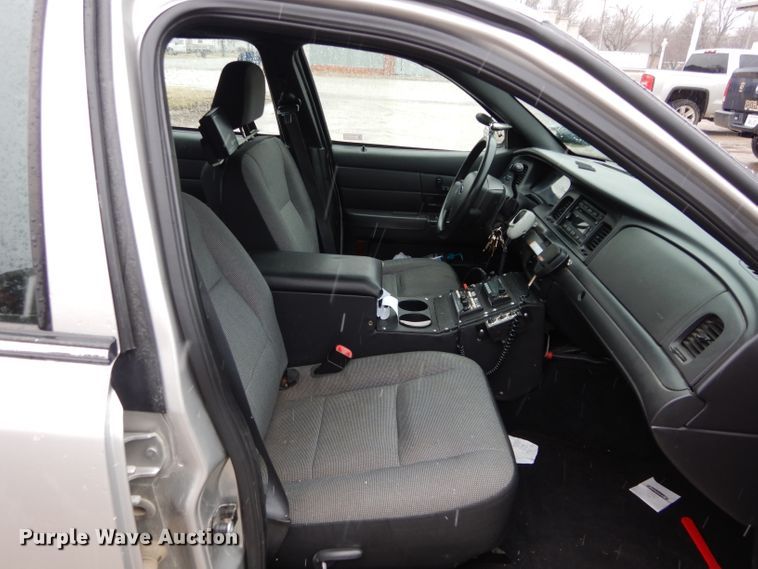 image for item GE9235 2009 Ford Crown Victoria Police Interceptor