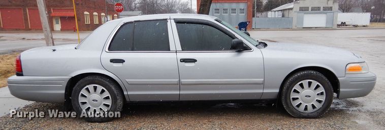 image for item GE9236 2011 Ford Crown Victoria Police Interceptor