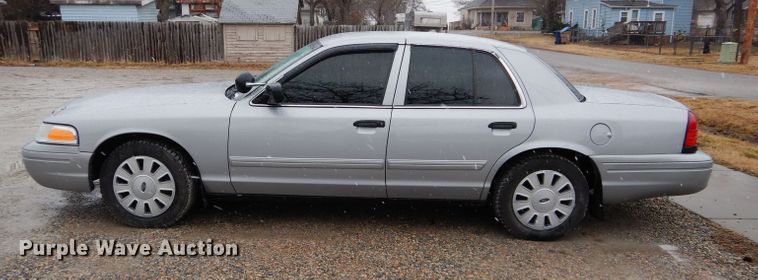 image for item GE9236 2011 Ford Crown Victoria Police Interceptor