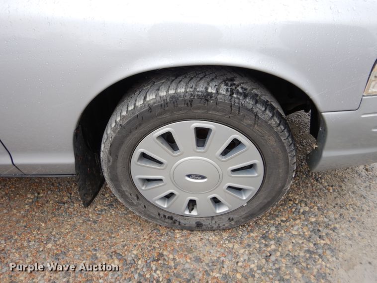 image for item GE9236 2011 Ford Crown Victoria Police Interceptor