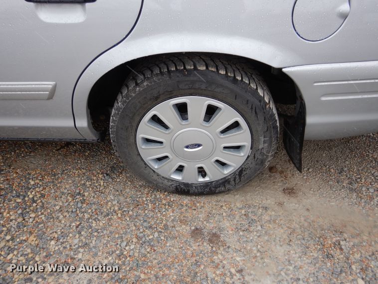 image for item GE9236 2011 Ford Crown Victoria Police Interceptor