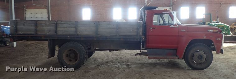 image for item GF9730 1969 Ford F600 grain truck