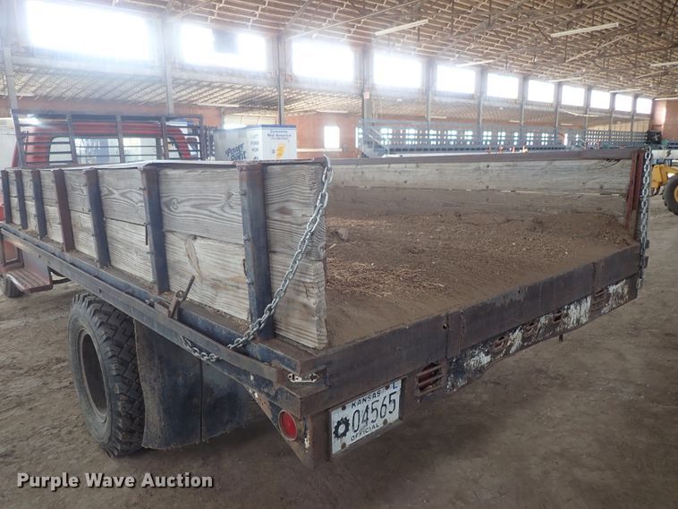 image for item GF9730 1969 Ford F600 grain truck