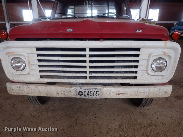 image for item GF9730 1969 Ford F600 grain truck