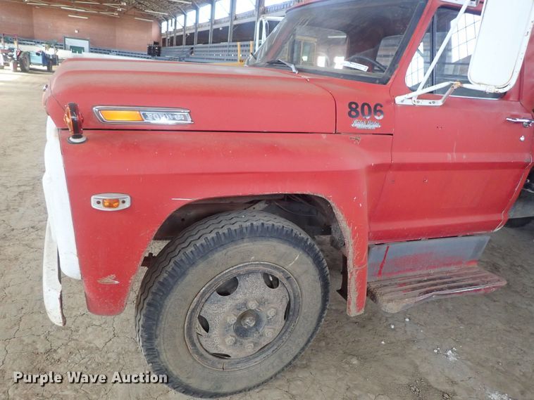 image for item GF9730 1969 Ford F600 grain truck
