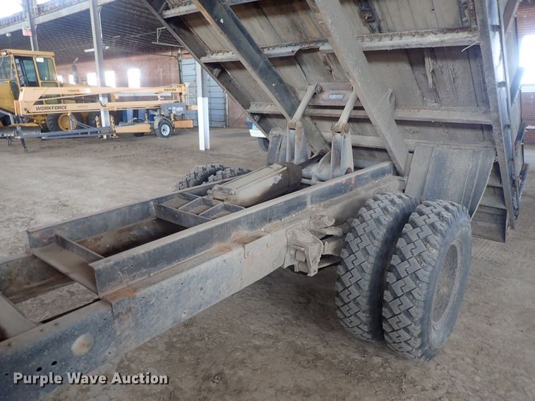image for item GF9730 1969 Ford F600 grain truck