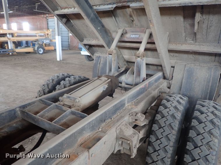 image for item GF9730 1969 Ford F600 grain truck
