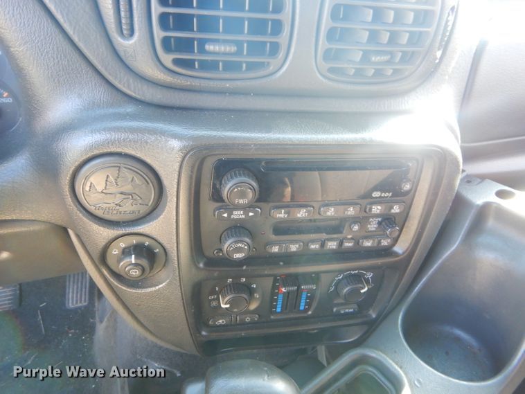 image for item GG9620 2002 Chevrolet TrailBlazer LT SUV