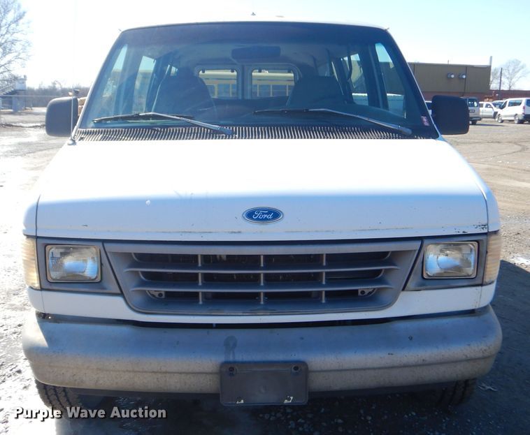 image for item GG9626 1994 Ford Club Wagon van