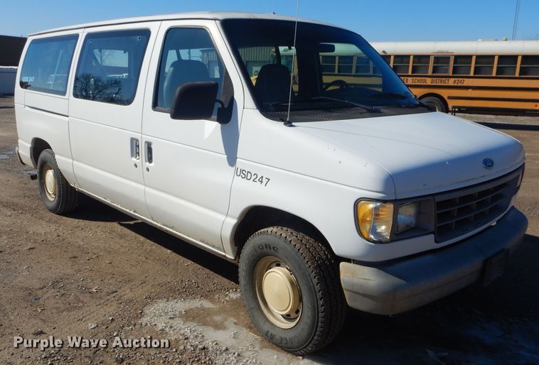 image for item GG9626 1994 Ford Club Wagon van