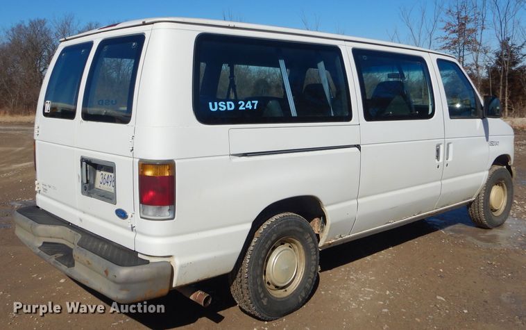 image for item GG9626 1994 Ford Club Wagon van