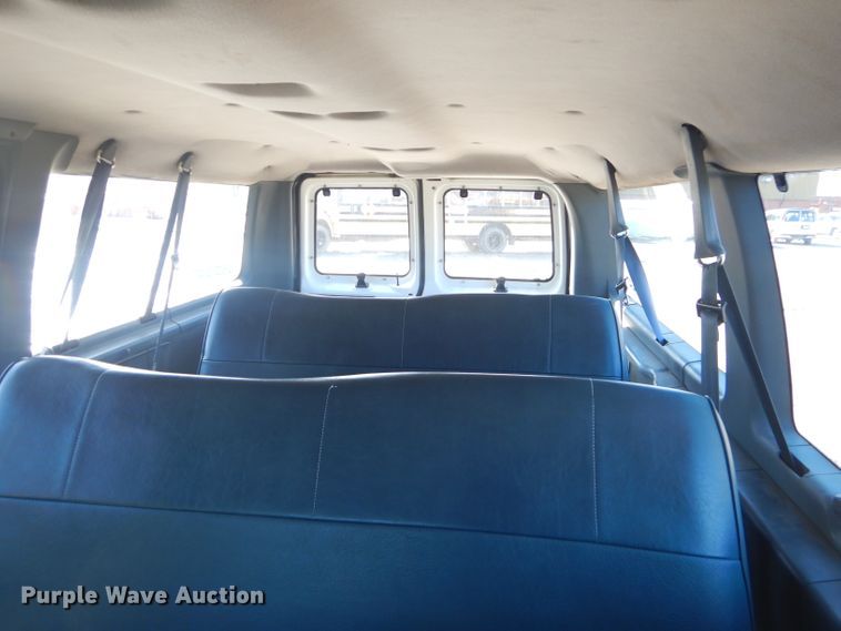 image for item GG9626 1994 Ford Club Wagon van