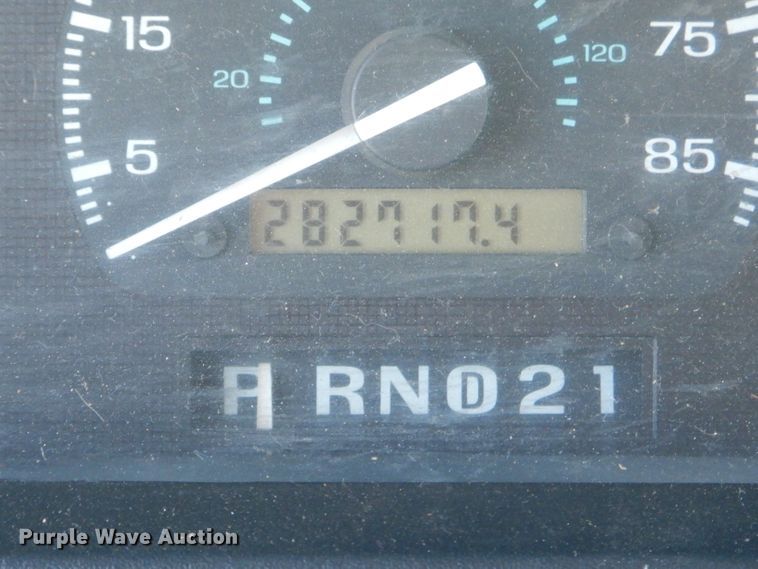 image for item GG9626 1994 Ford Club Wagon van