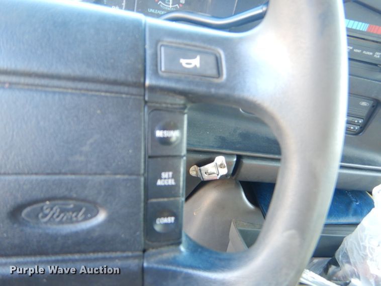 image for item GG9626 1994 Ford Club Wagon van