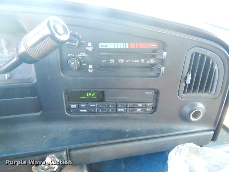 image for item GG9626 1994 Ford Club Wagon van