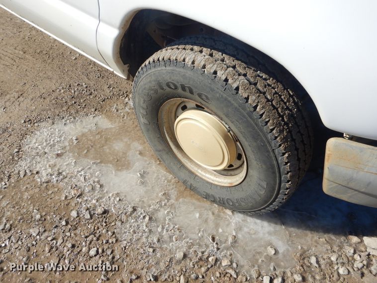 image for item GG9626 1994 Ford Club Wagon van