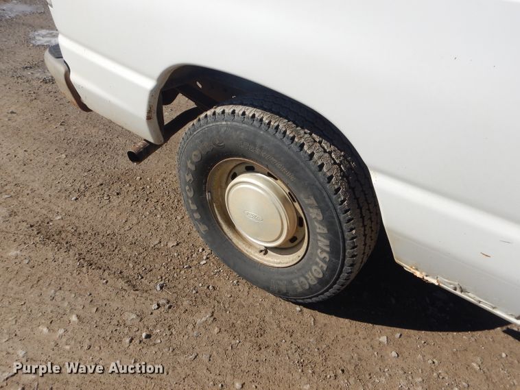 image for item GG9626 1994 Ford Club Wagon van