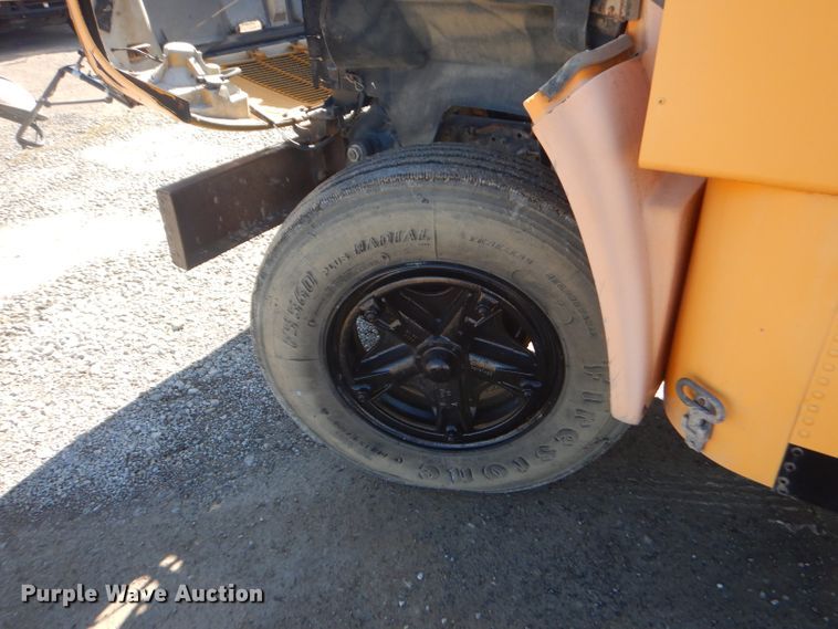 image for item GG9627 1995 Chevrolet Blue Bird school bus