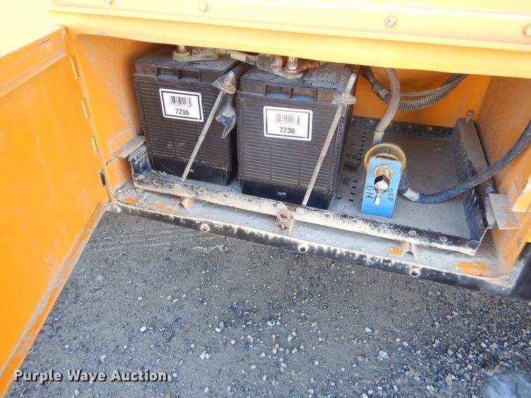 image for item GG9627 1995 Chevrolet Blue Bird school bus