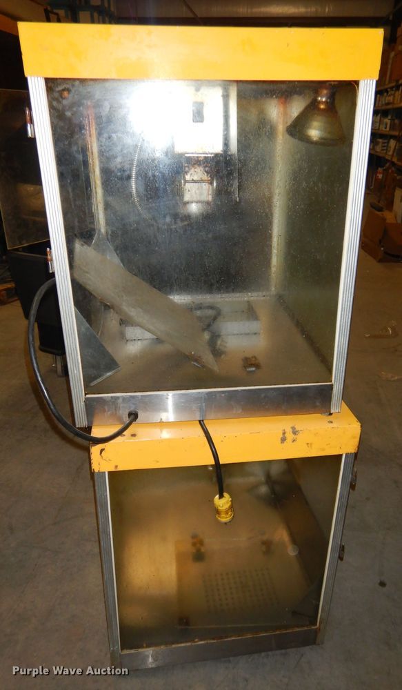 image for item GG9635 (2) popcorn machines