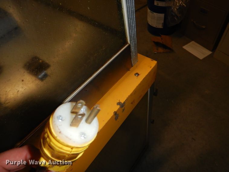 image for item GG9635 (2) popcorn machines