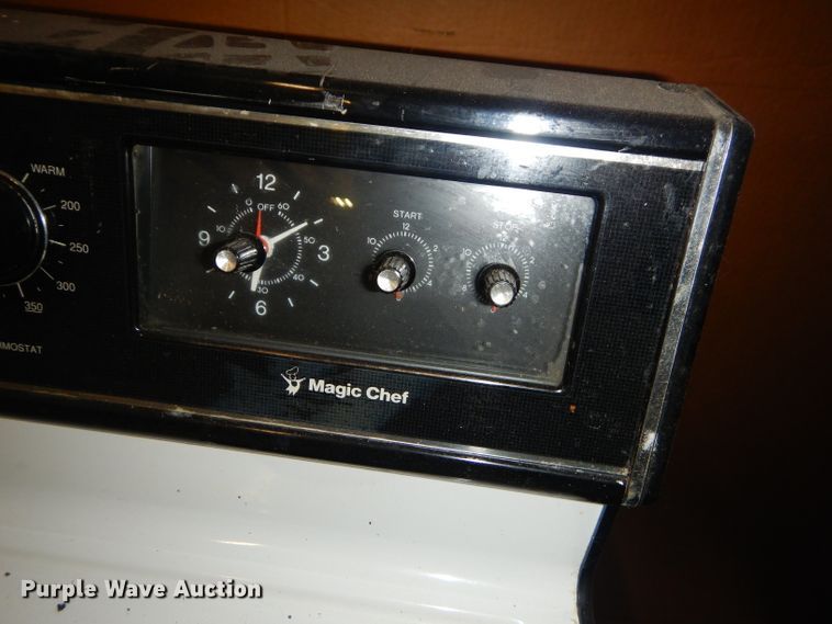 image for item GG9636 Magic Chef electric stove