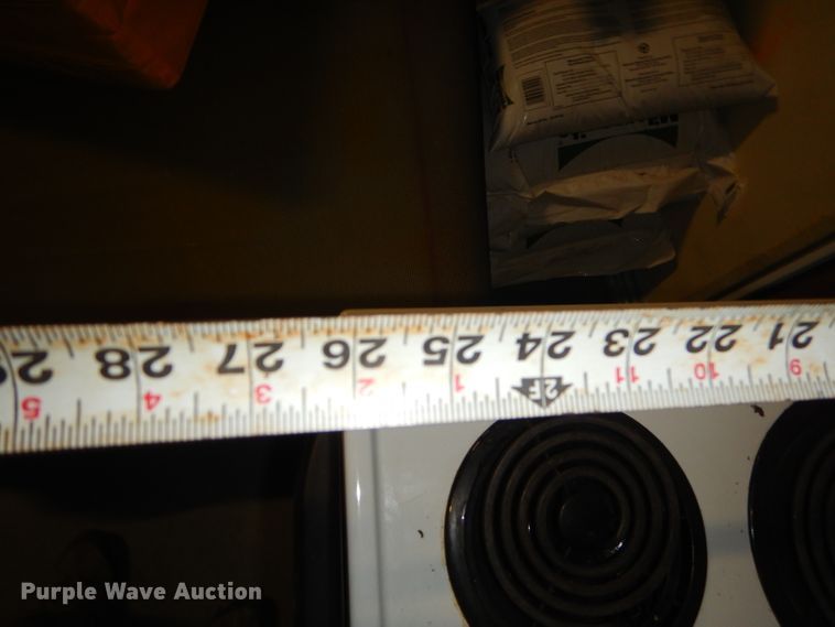 image for item GG9636 Magic Chef electric stove