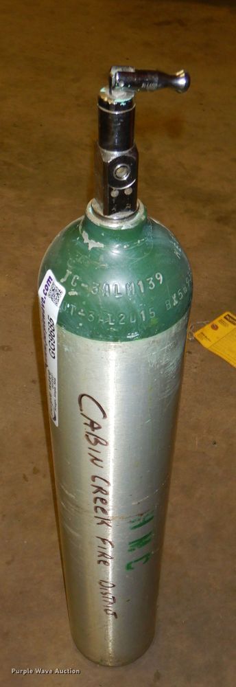 image for item GG9685 (6) oxygen bottles