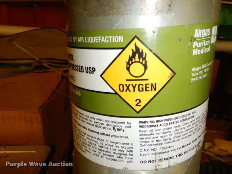 image for item GG9685 (6) oxygen bottles