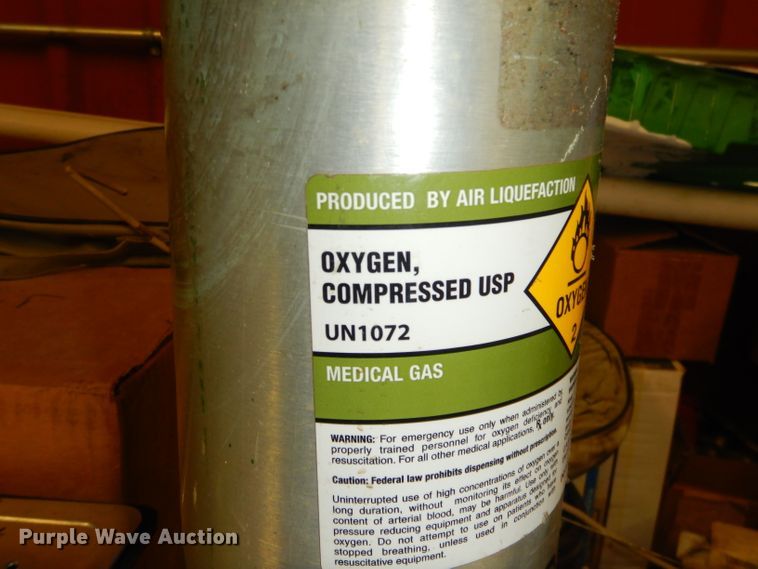 image for item GG9685 (6) oxygen bottles