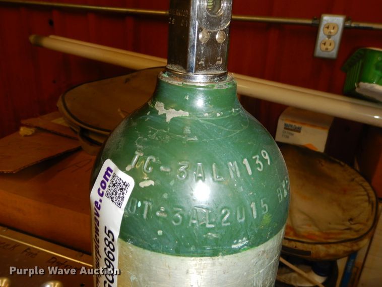 image for item GG9685 (6) oxygen bottles