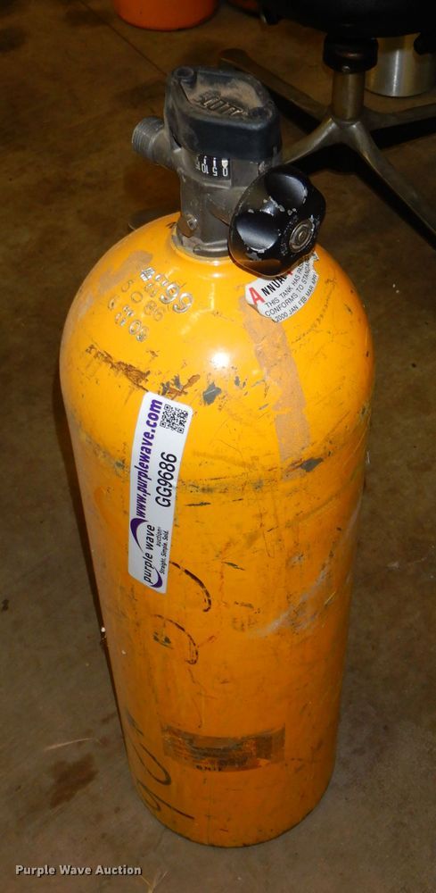 image for item GG9686 (11) SCBA steel bottles