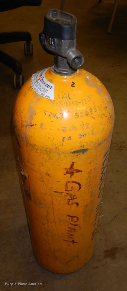 image for item GG9686 (11) SCBA steel bottles