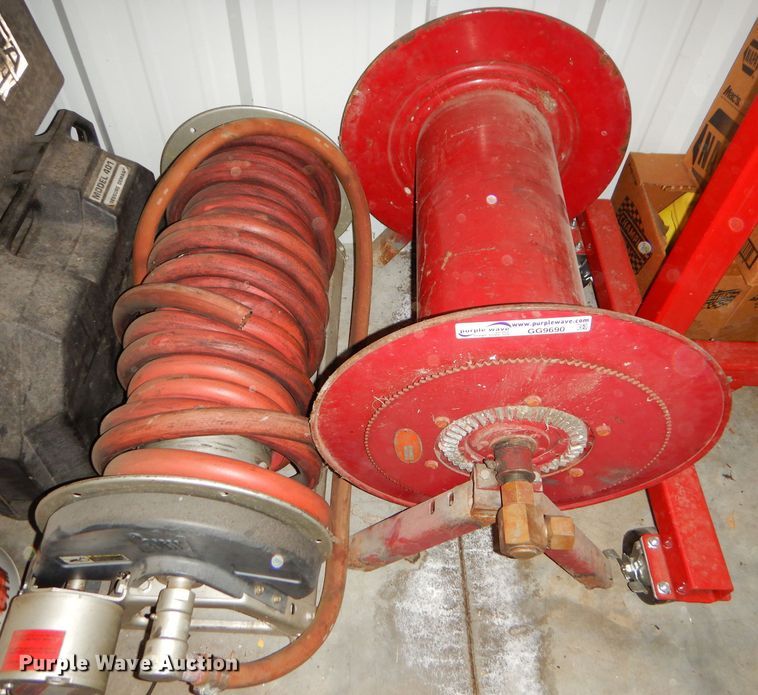 image for item GG9690 (2) hose reels