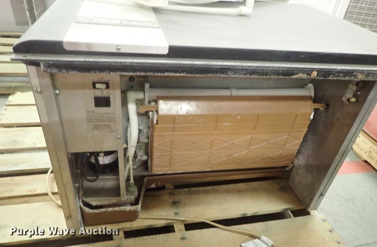 image for item GN9646 Ice maker