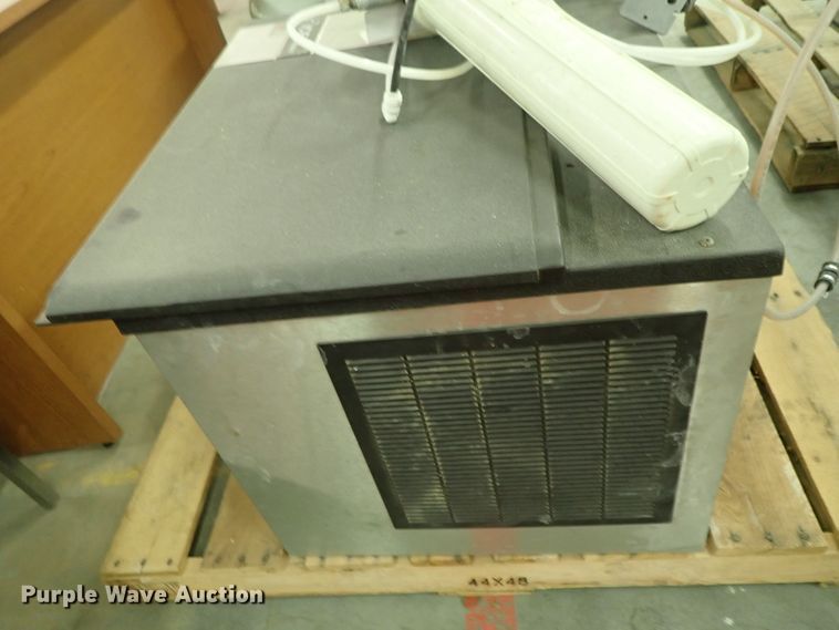 image for item GN9646 Ice maker