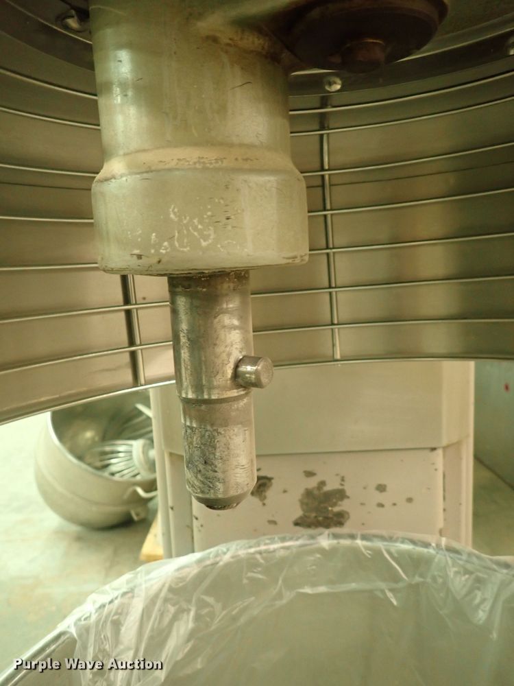 image for item GN9652 Hobart H600 mixer