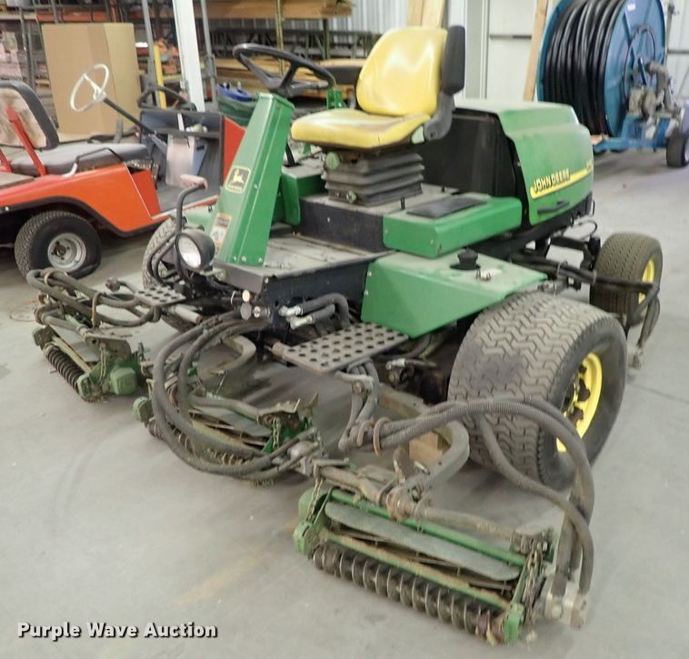 image for item GN9664 John Deere 3215B reel mower