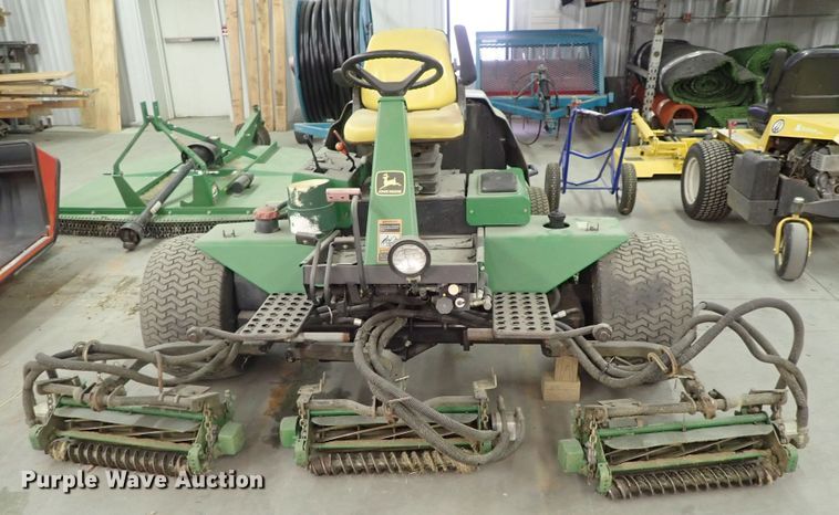 image for item GN9664 John Deere 3215B reel mower