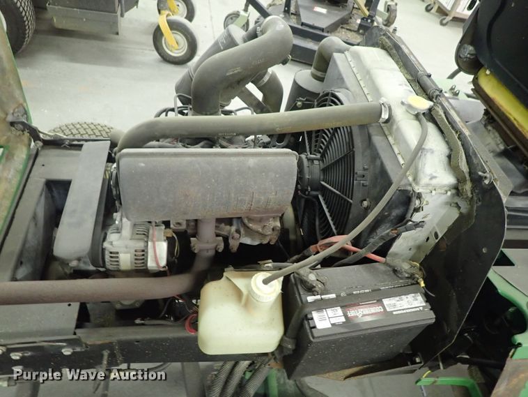 image for item GN9664 John Deere 3215B reel mower