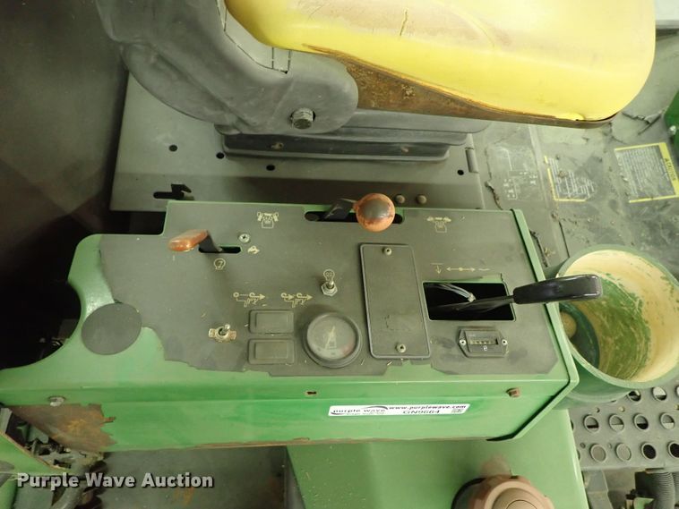 image for item GN9664 John Deere 3215B reel mower