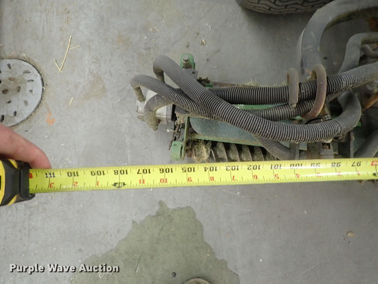 image for item GN9664 John Deere 3215B reel mower