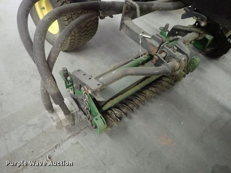 image for item GN9664 John Deere 3215B reel mower