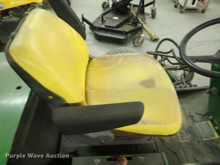 image for item GN9664 John Deere 3215B reel mower