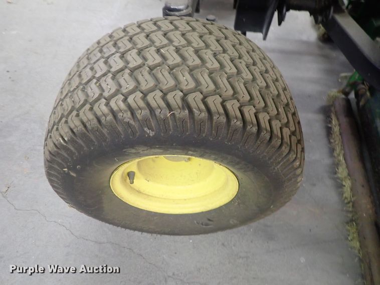 image for item GN9664 John Deere 3215B reel mower