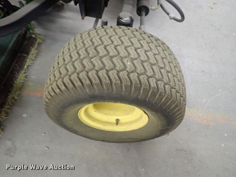 image for item GN9664 John Deere 3215B reel mower