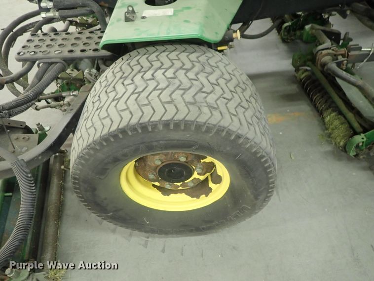 image for item GN9664 John Deere 3215B reel mower