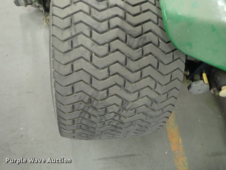 image for item GN9664 John Deere 3215B reel mower