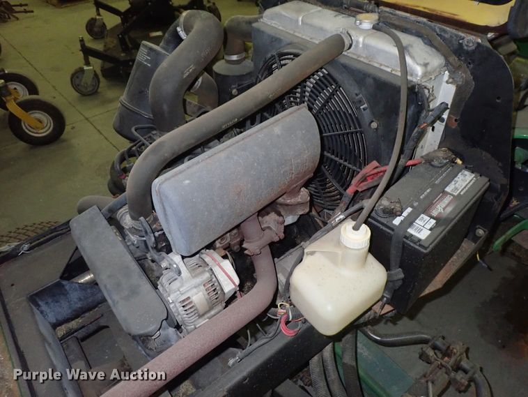 image for item GN9664 John Deere 3215B reel mower