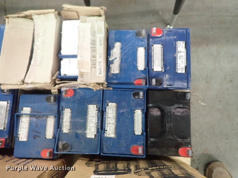 image for item GN9687 Approximately 40 batteries